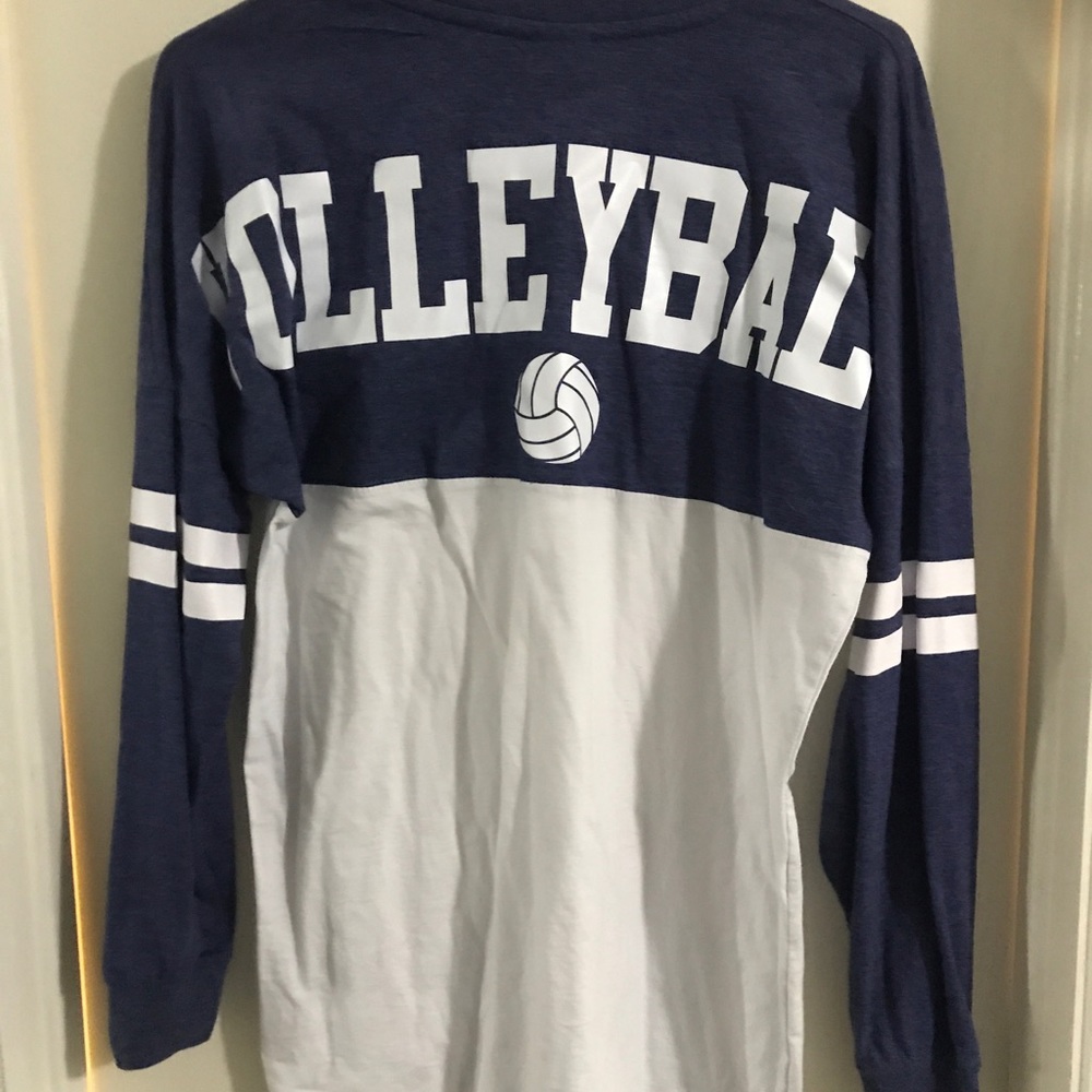 Long-sleeve “volleyball” t-shirt
